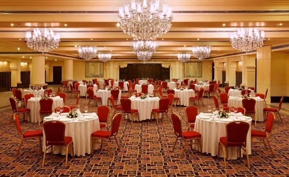 Hotel Tuli Imperial Nagpur Esterno foto