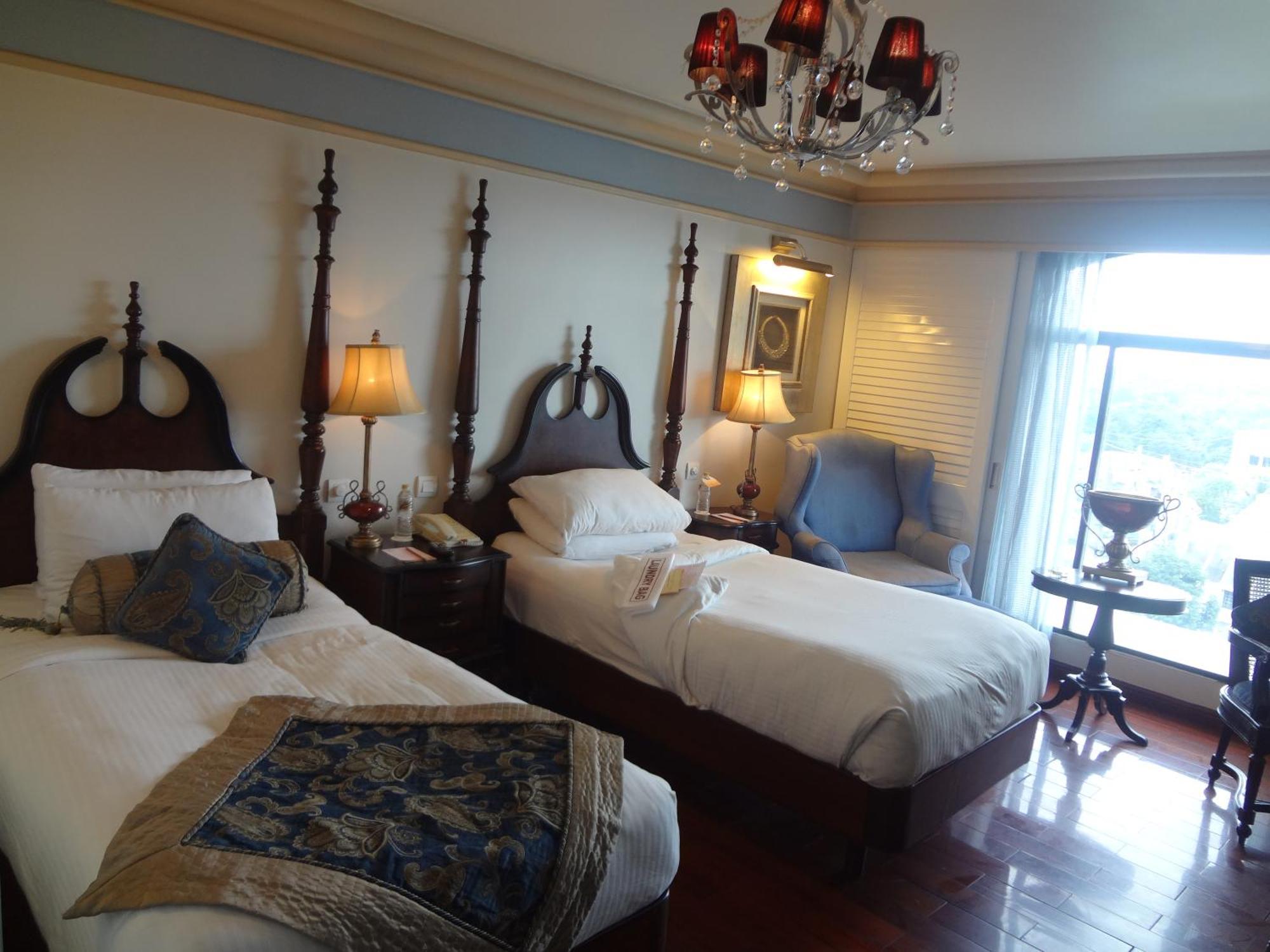 Hotel Tuli Imperial Nagpur Esterno foto