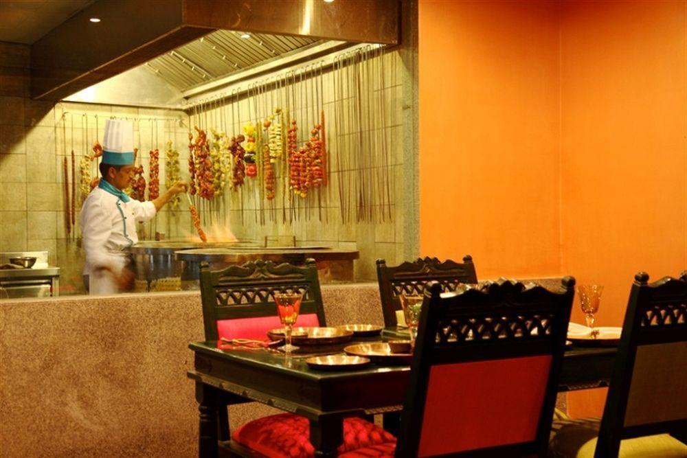 Hotel Tuli Imperial Nagpur Esterno foto
